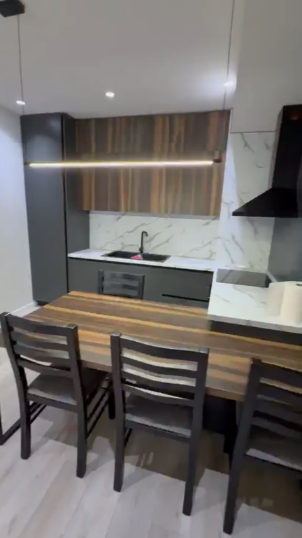 Apartment 1+1, Astir!