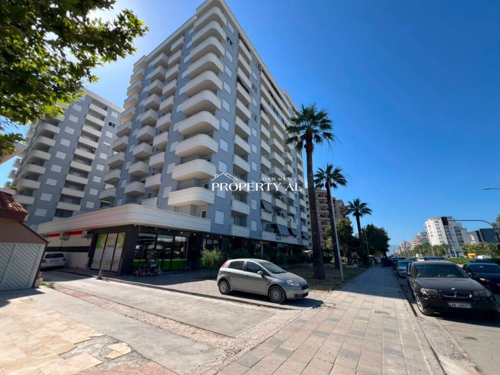 Apartament 1+1 për Shitje në Vlorë – Pamje e Hapur nga Ishulli i Sazanit