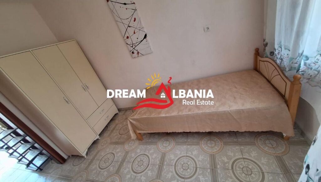 For rent first floor of a private house 2+1  at the former Electric Market, Mihal Grameno Street (ID 4241090)