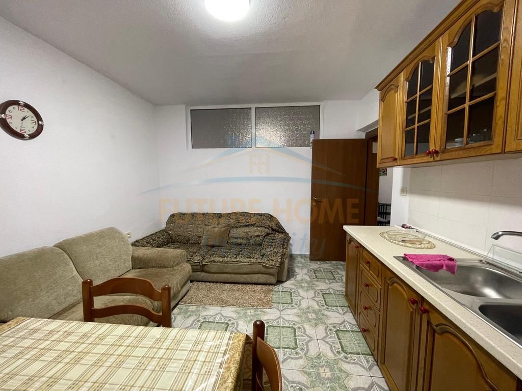 Affitto, Appartamento 1+1, Blloku, Tirana.