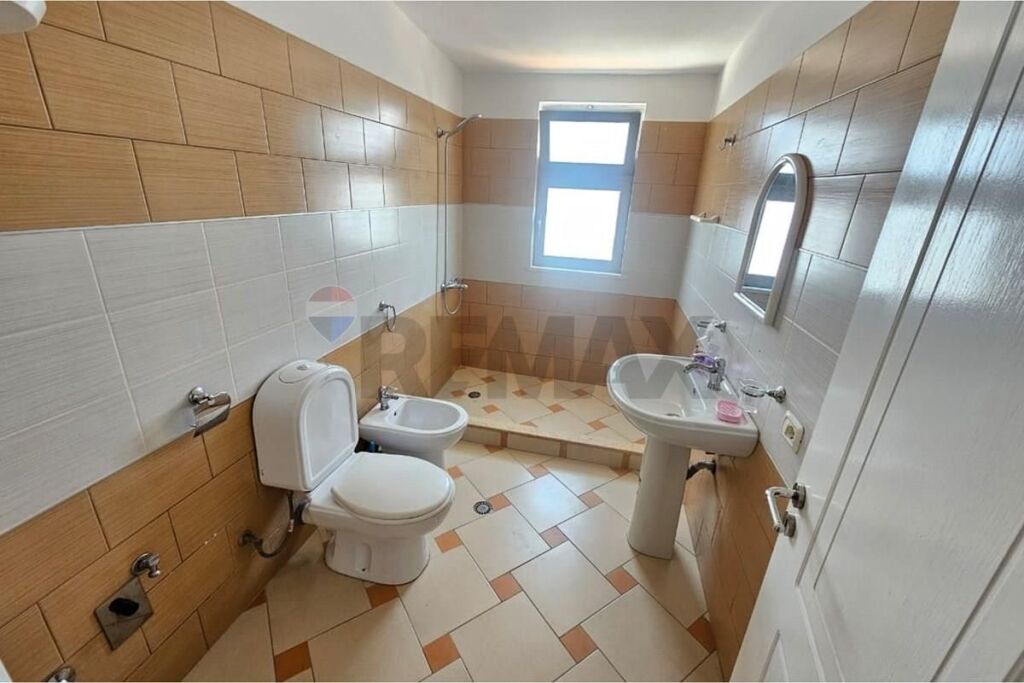 Apartment 2+1 for Rent at Komuna Parisit