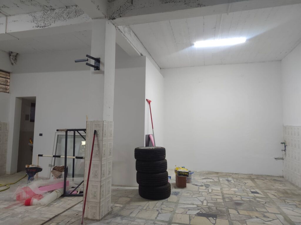 Warehouse for rent in Kombinat !
