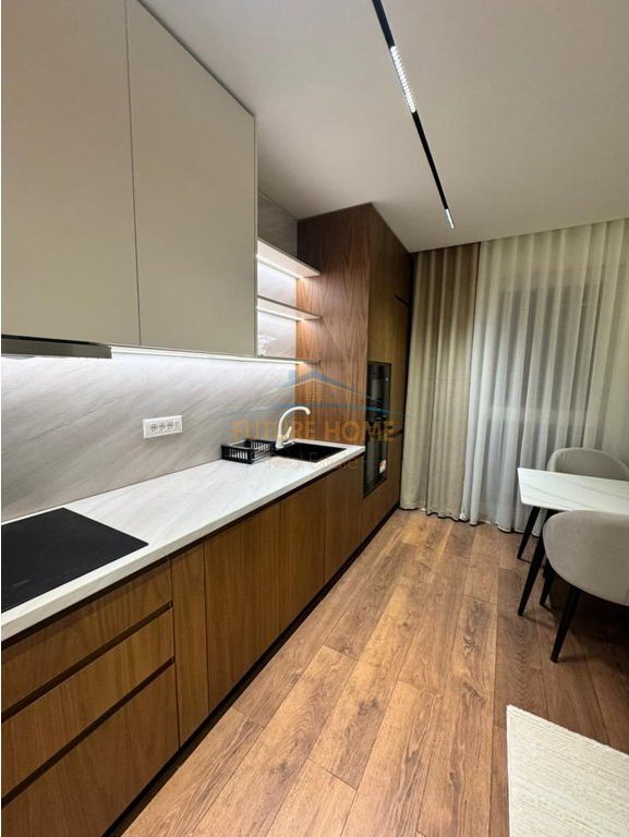 Qera, Apartament 2+1, Xhamllik, Tiranë.