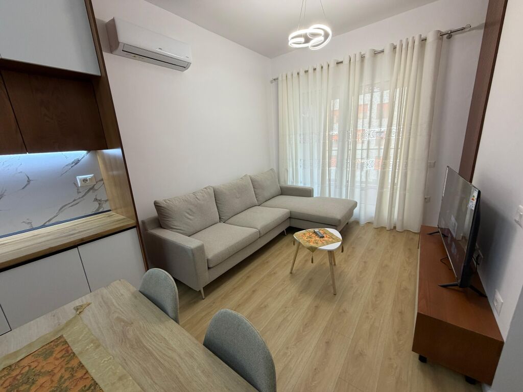 Super apartment 1+1 for rent, 350 thousand lek, Kadiu Ali Dem residence