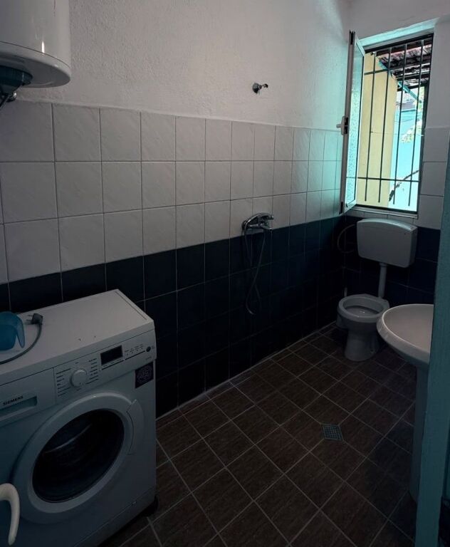 Rent | Shtëpi private 1 + 1 | Zogu i Zi | 400 €/month