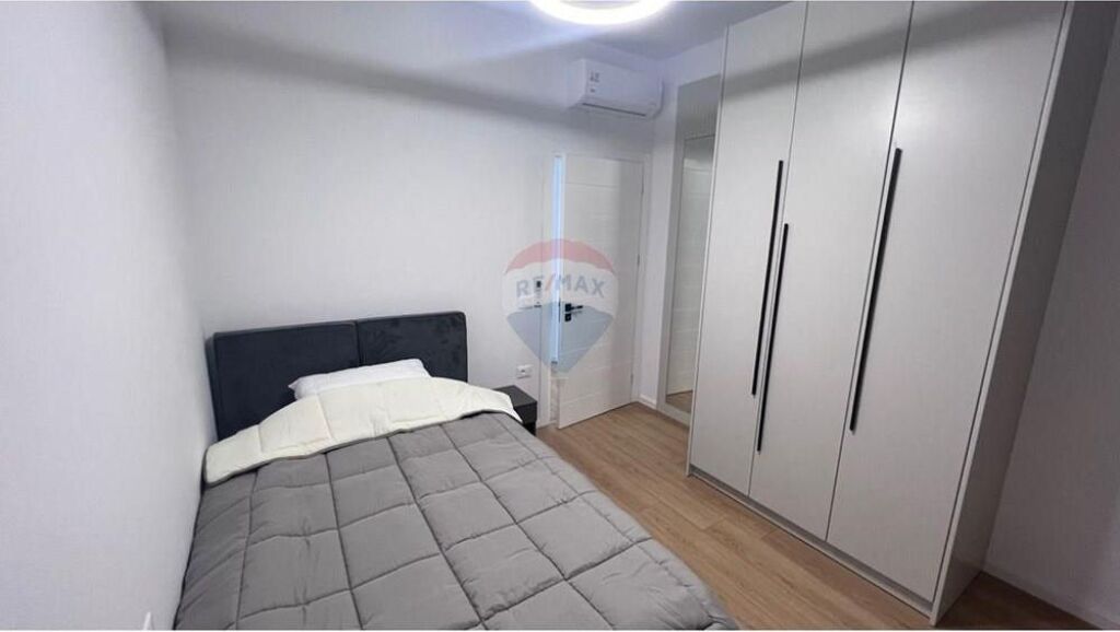 Apartament - Për Qira - Blloku I Vilave, Tiranë