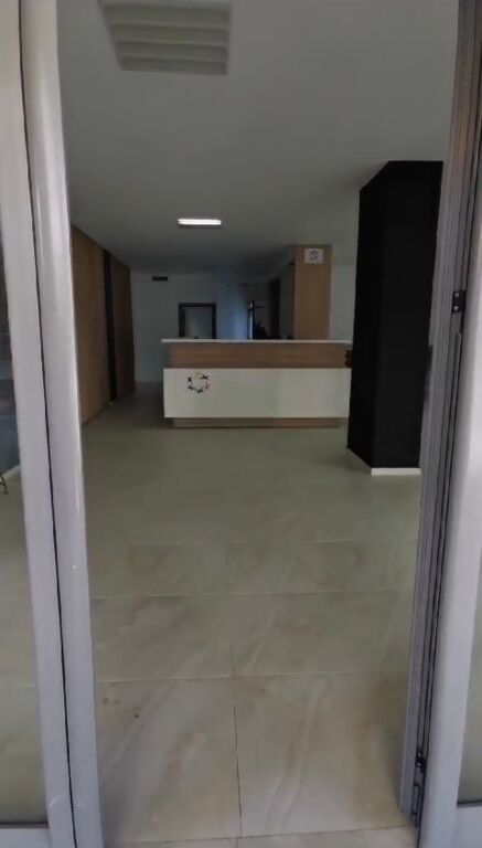 Ambient biznesi 230 m² me qira në Kodrën e Diellit