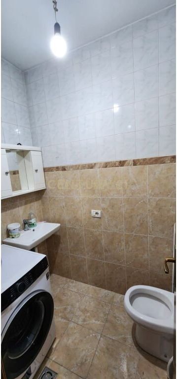 🏡 Jepet me qera apartament 2+1+2 në Rrugën Fortuzi, Tiranë!! 750 € /Muaj