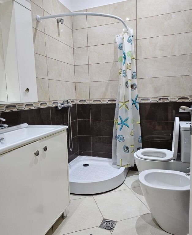 📌 JEPET ME QIRA – APARTAMENT 2+1+2 PRANË KOPSHTIT ZOOLOGJIK