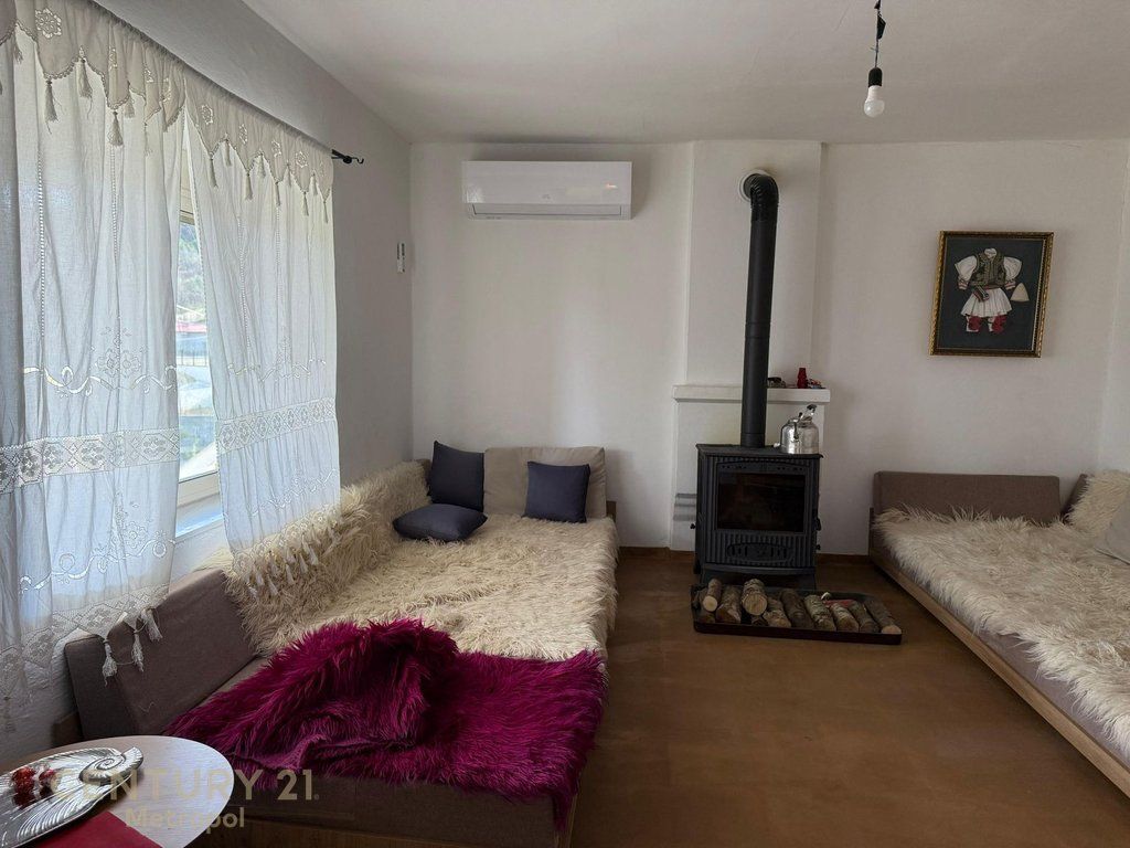 Villa In Affitto a Bërzhitë, Tirana