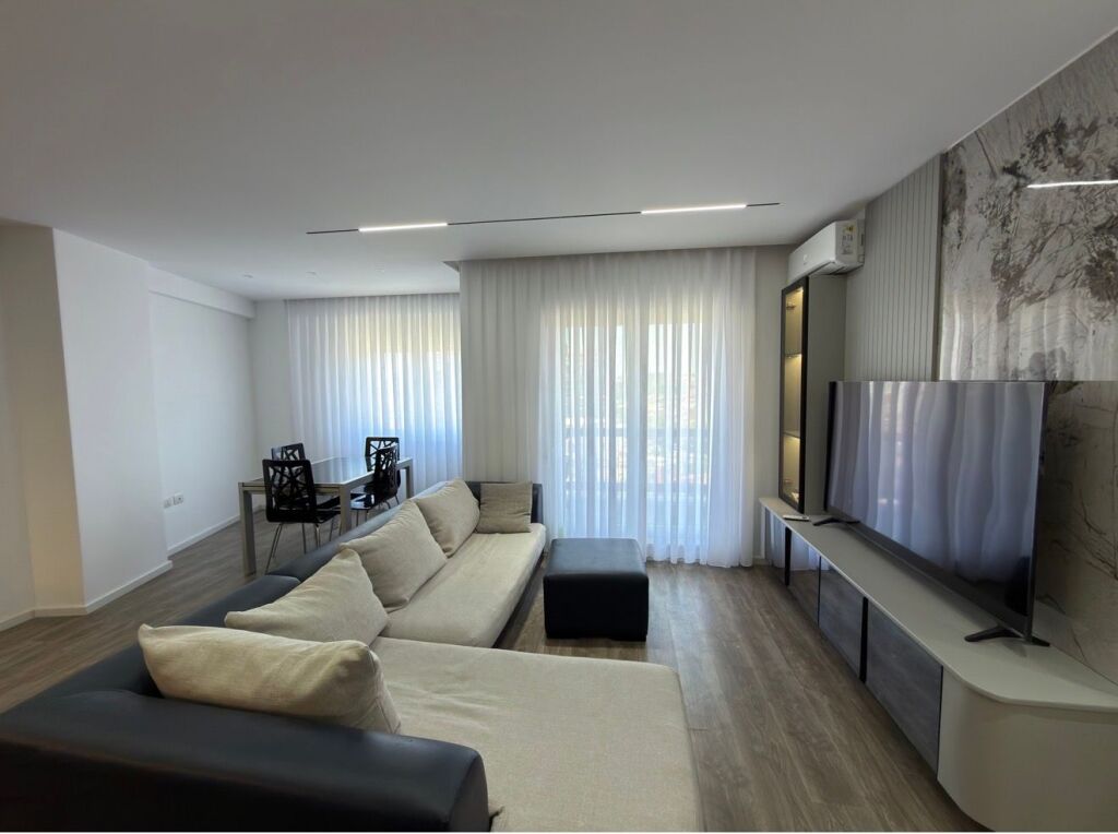 Apartament 2+1 per qera te Kontakti