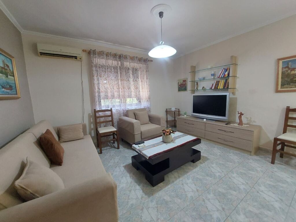 🏢Elbasan Street, near the Treasury Branch, a 1+1 furnished apartment is for rent, 50,000 Leke