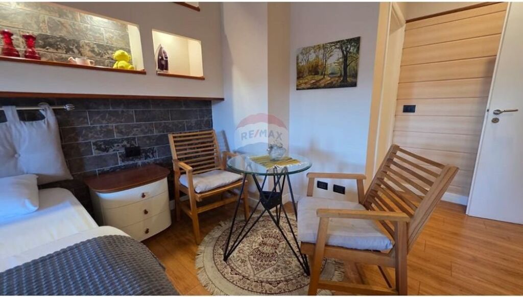 Apartment - For Sale - 9 Floors, Tirana(ID: 530221066-264)