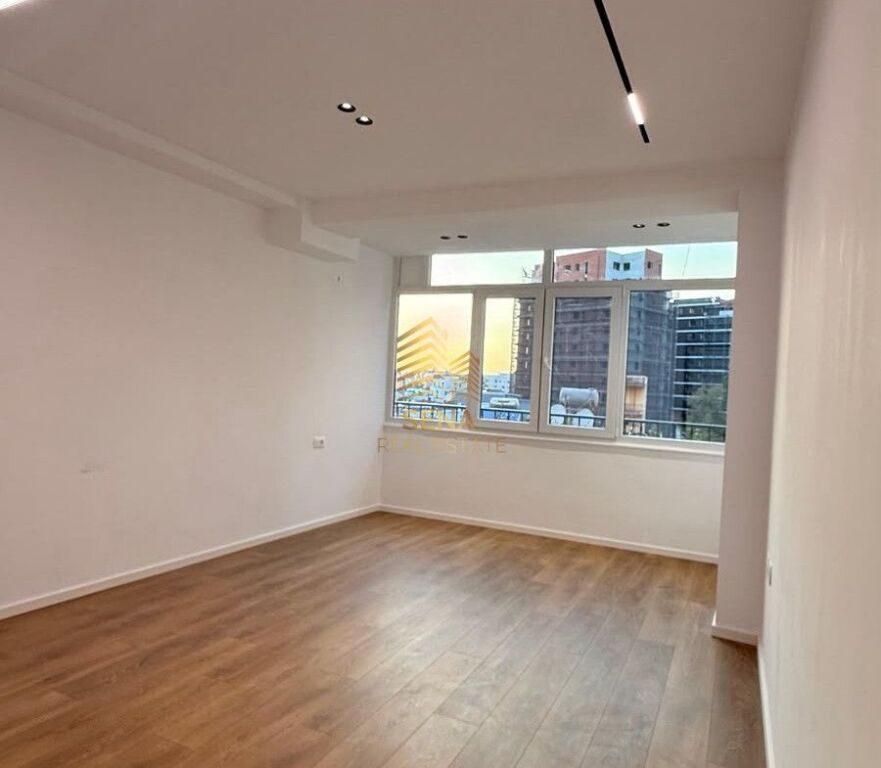 For sale, Studio apartment, 21 Dhjetori, 115,000 Euro