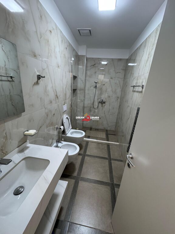 Three Bedroom Apartment with Two Tualets for rent in Tirana Garden Building (ID 4231485)