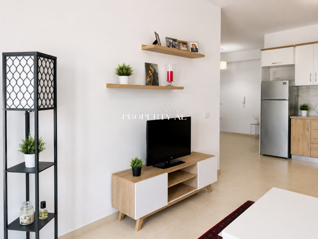 Apartament 1+1 për Shitje në Vlorë – Pamje e Hapur nga Ishulli i Sazanit