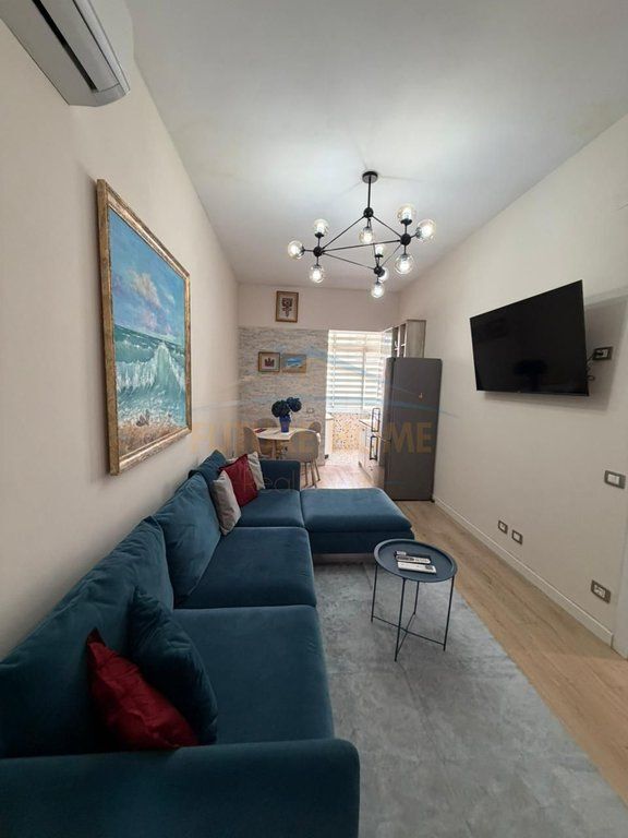 Rent, Apartment 2+1, Barricades Street, Tirana.