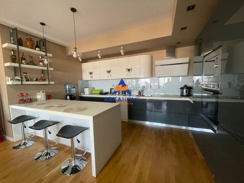 SHITET APARTAMENT 3+1+BALLKON "KOPSHTI BOTANIK" 360000 EURO