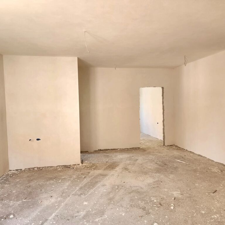 FOR SALE 2+1+2+PARKING SPACE NEAR THE BALLET SCHOOL