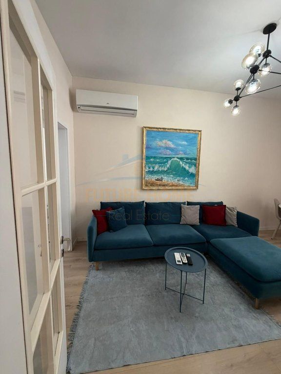 Rent, Apartment 2+1, Barricades Street, Tirana.