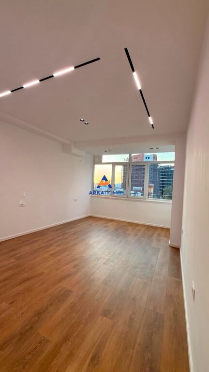 MONOLOCALE IN VENDITA 30M2 "VIA FROSINA PLAKU, 21 DHJETORI" 115.000 EURO