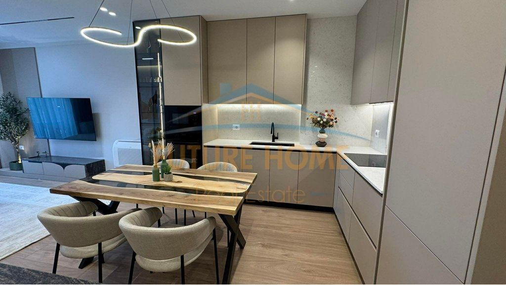 For sale 2+1+2, Golden Tower Residence, Mine Peza Street. UNA67200