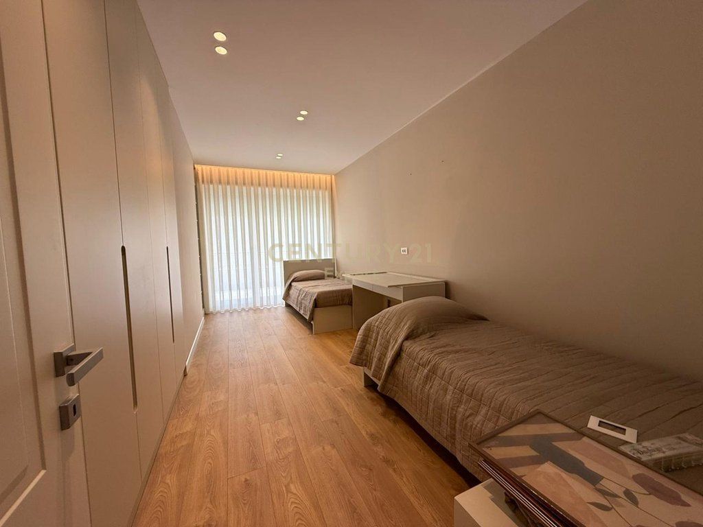 Apartment 2+1 for rent at Donika Center