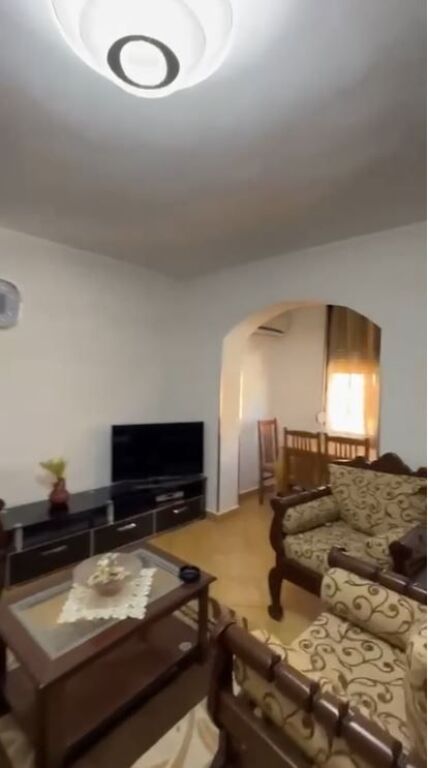 🏡 Jepet me Qera Apartament 2+1 tek Pazari i Ri, 600 mije leke