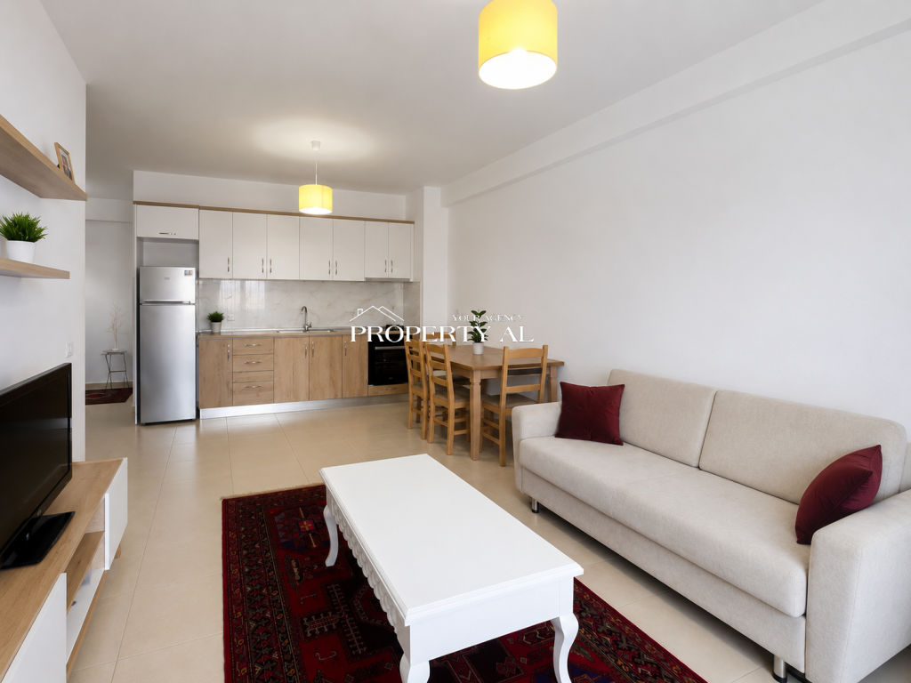 Apartament 1+1 për Shitje në Vlorë – Pamje e Hapur nga Ishulli i Sazanit