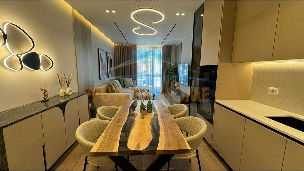 For sale 2+1+2, Golden Tower Residence, Mine Peza Street. UNA67200