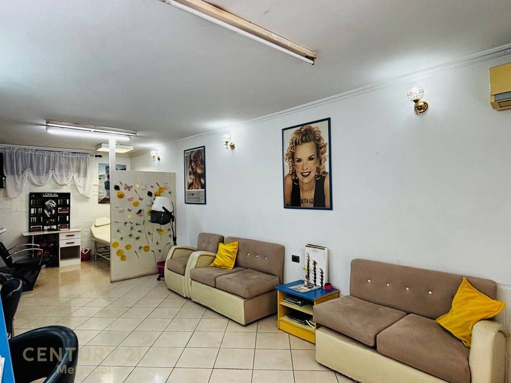 Commercial space for rent 31 m² at Rruga e Barrikadave