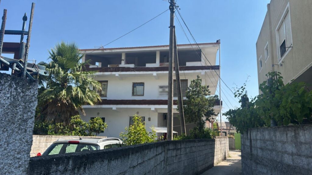 3-storey villa for sale – Railway, Beach!