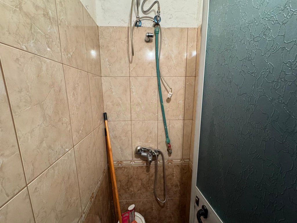 Garsoniere 250€/muaj pranë Ring Center – Ideale për studentë e profesionistë!