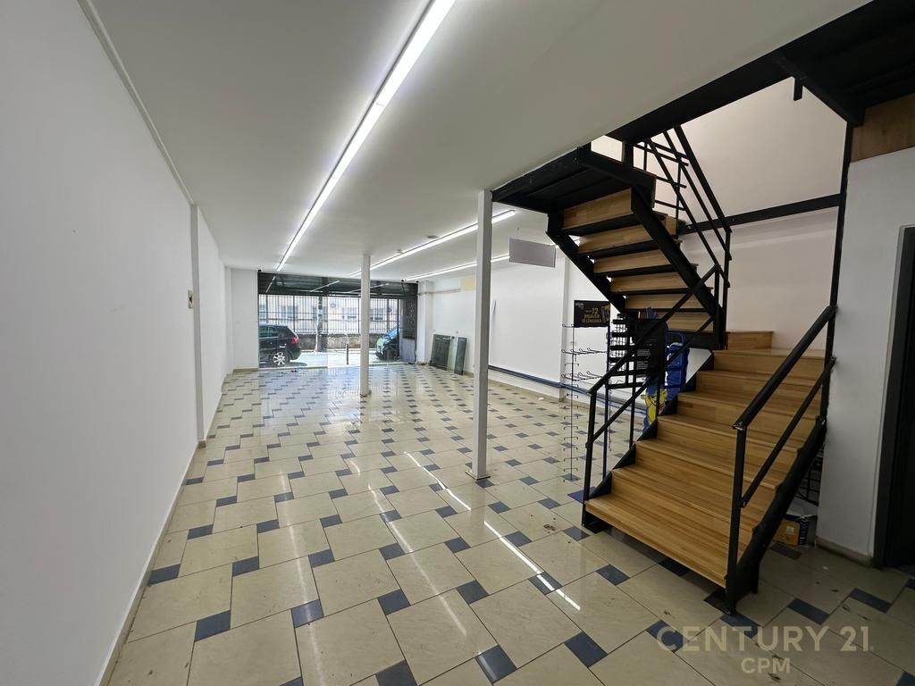 FOR RENT – COMMERCIAL DUPLEX SPACE ON ISLAM ALLA STREET
