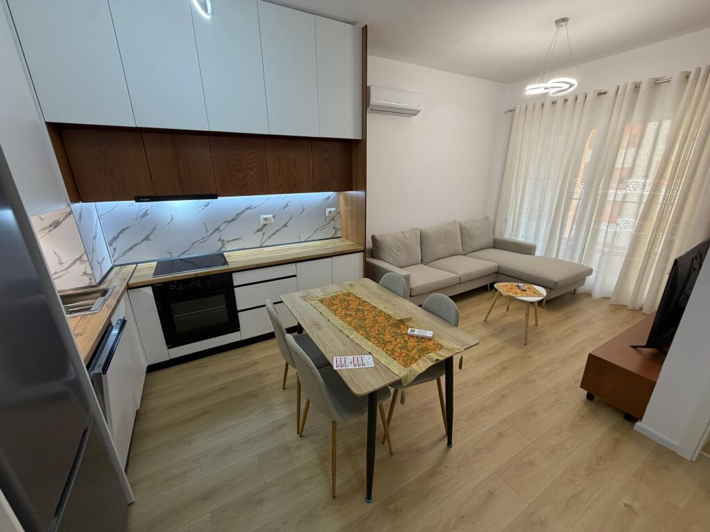 Super apartment 1+1 for rent, 350 thousand lek, Kadiu Ali Dem residence
