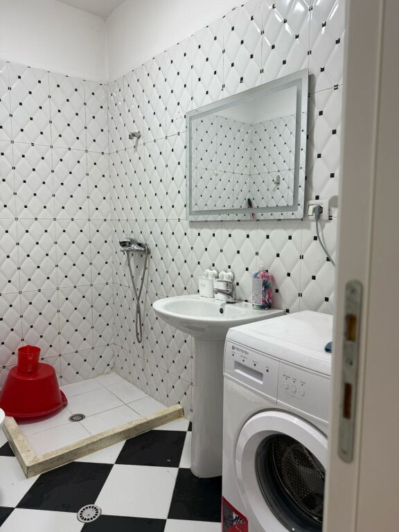 Apartament 2+1 per qira prane Inxhinierise se Ndertimit tek 21 Dhjetori.