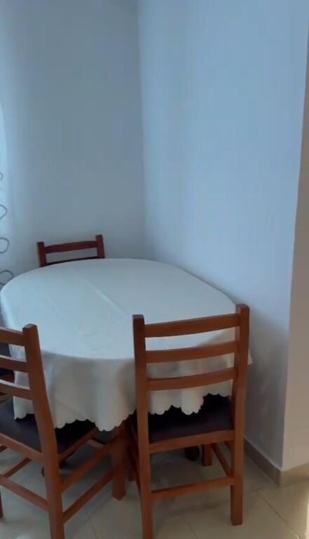 Qera | Apartament 1 + 1 | Shkolla e Bashkuar | 400 €/muaj