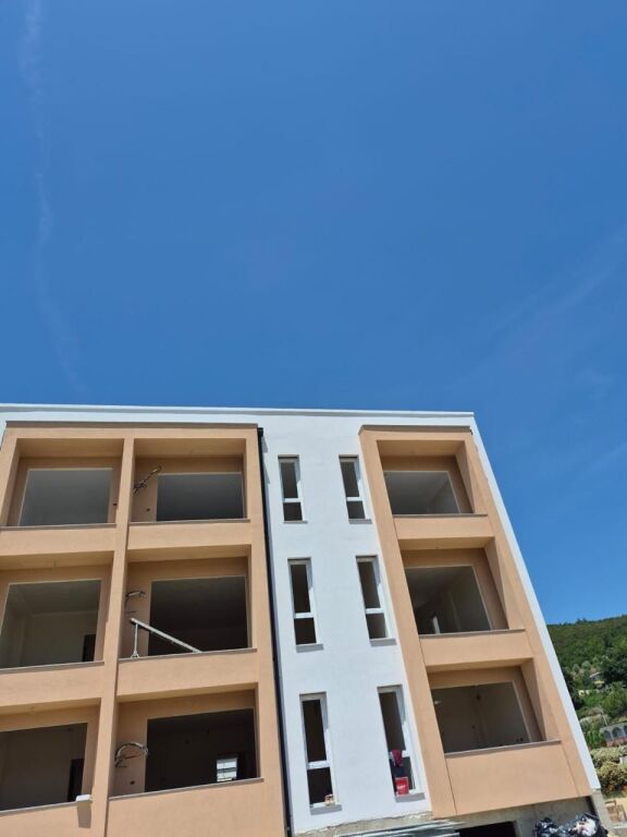 Shitet Apartament 1+1 pranë detit – Gjiri i Lalzit