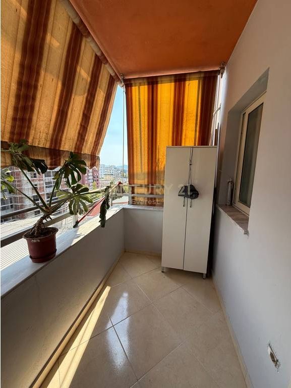 5 MAJI, APARTAMENT 2+1 PER QIRA
