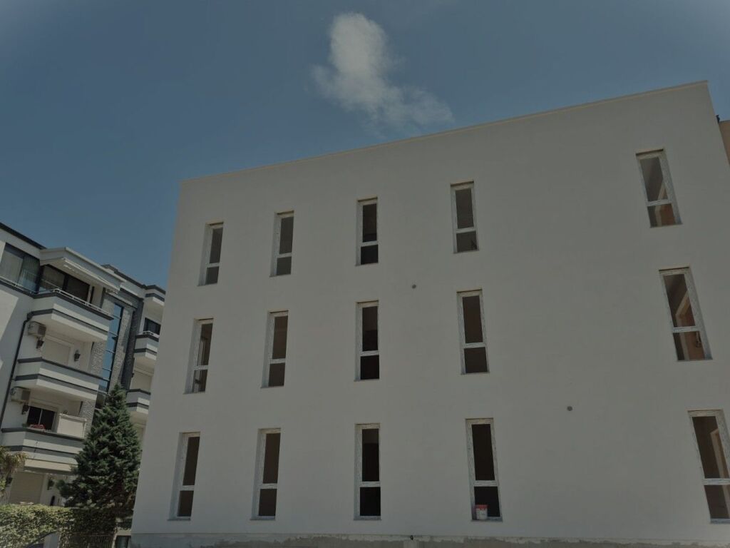 🏡 Shitet Apartament 1+1 pranë detit – Gjiri i Lalzit