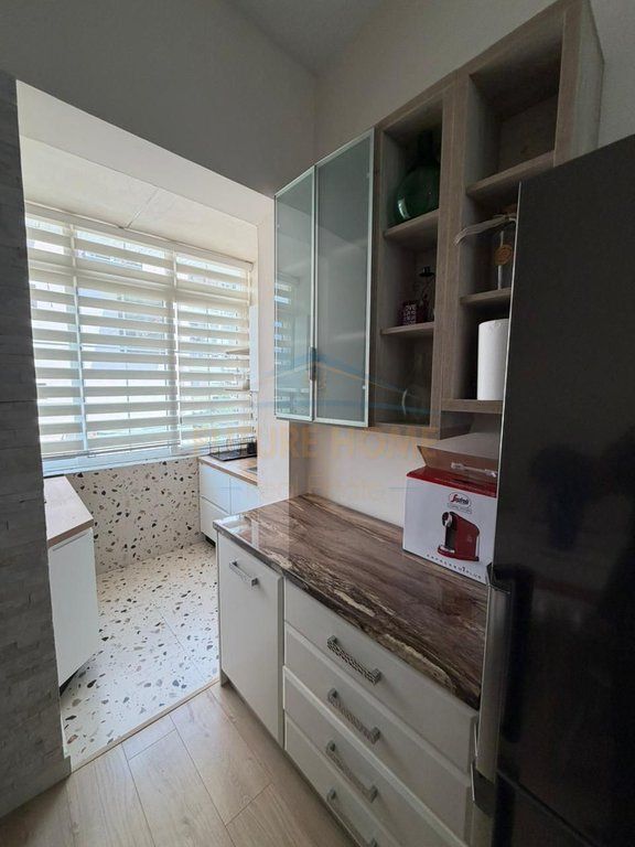Rent, Apartment 2+1, Barricades Street, Tirana.