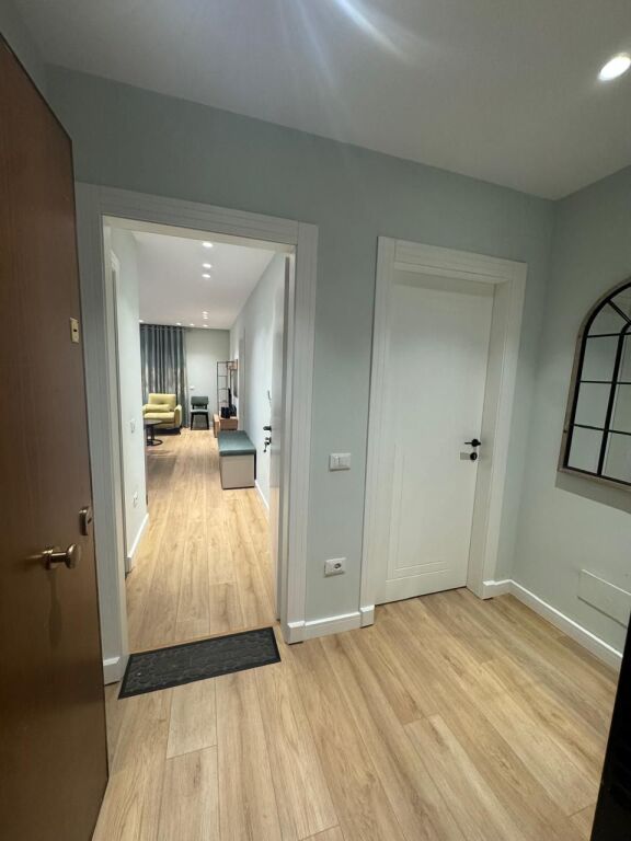 Jepet me qira apartament 1+1 – Komuna e Parisit