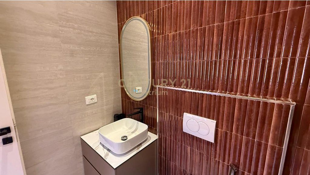 Apartament 1+1 Me Qira në Pazari i Ri, Tiranë - 700€