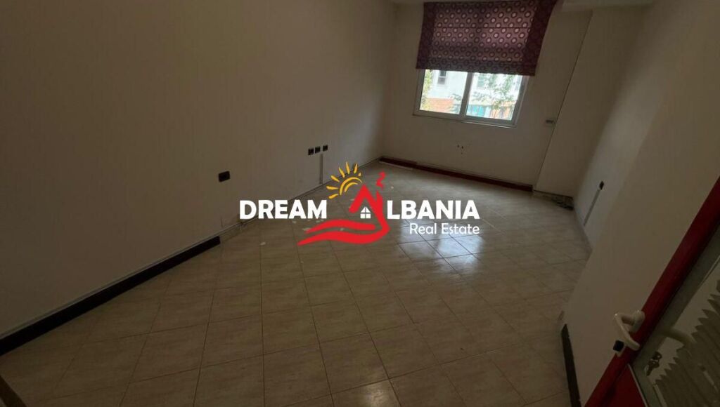 Appartamento in vendita a Mine Peza vicino alla Procura 3+1 (ID4131506)
