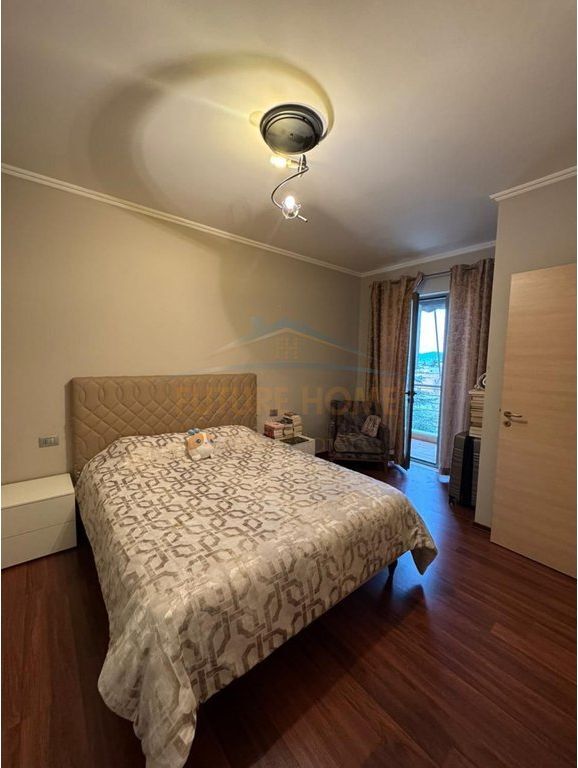 For sale, 2+1+2, Tower Bridge, Rruga e Dibres. Return66601