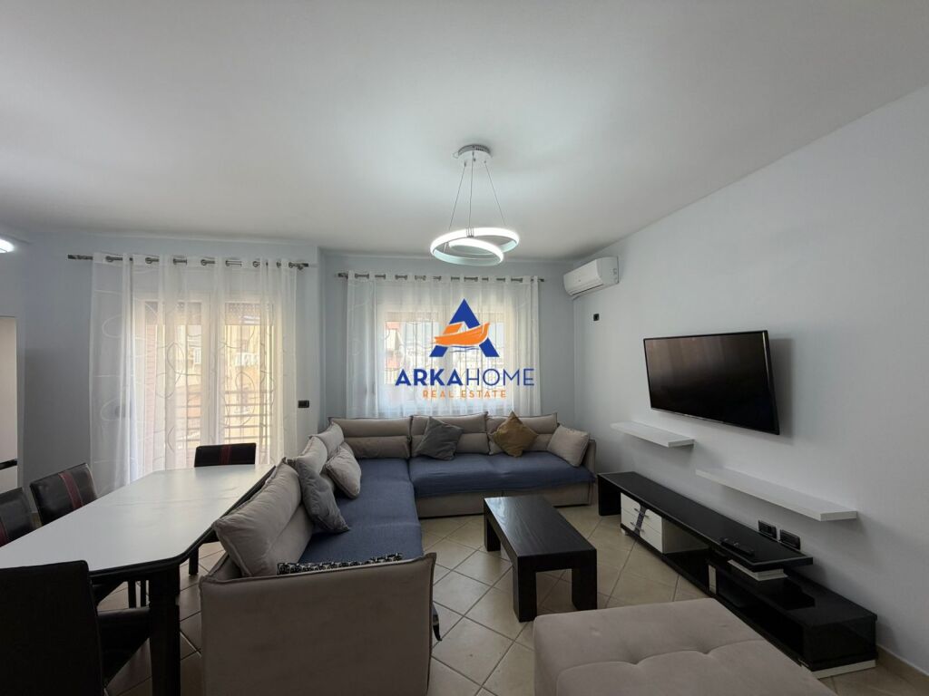 APPARTAMENTO IN AFFITTO 2+1+BALCONE "VIA QEMAL STAFA, DI FRONTE ALL'UFFICIO DEL PROCURATORE" 1000 EURO
