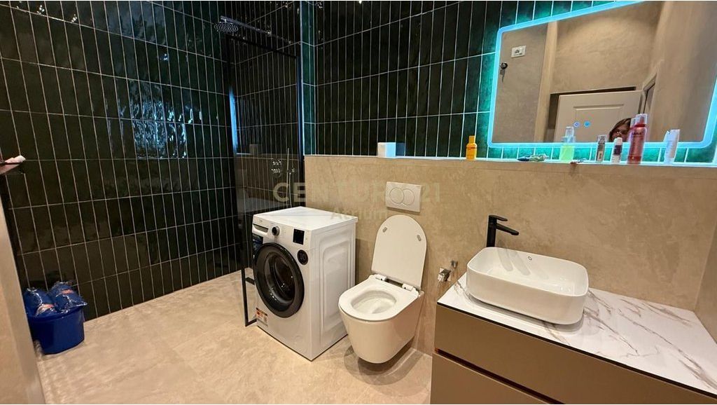 Appartamento 1+1 In Affitto a Pazari i Ri, Tirana - 700€ | 98 m²