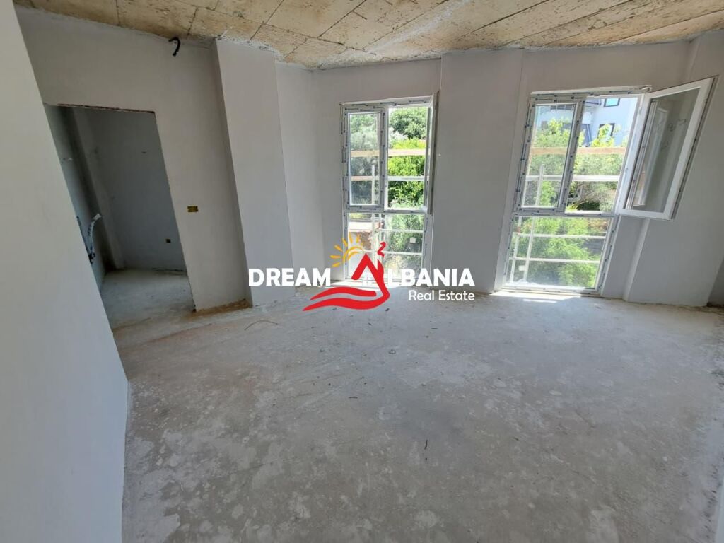 Apartament 2+1 ne shitje tek liqeni I thate prane Radisson Hotel ne Tirane (ID 5121001)