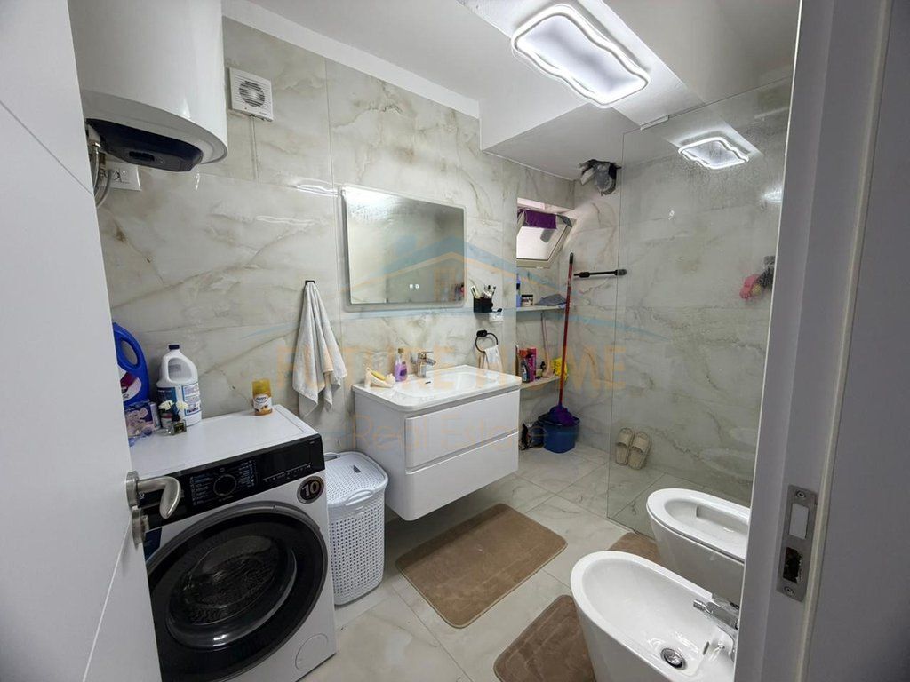 Qera, Apartament 2+1, 21 Dhjetori