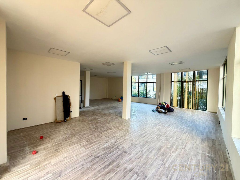 FOUR-STORY VILLA FOR RENT NEAR THE ZOOLOGICAL GARDEN! 2,500 € /Month